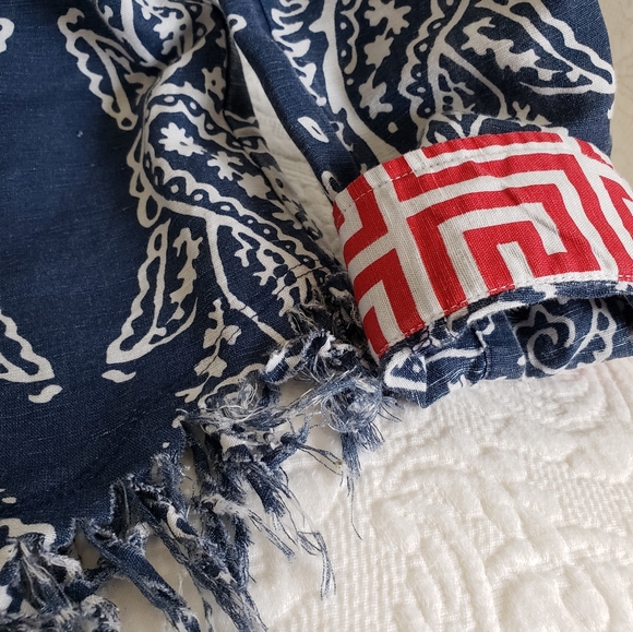 Bandana Print Button Down Shirt w/ Fringe Bottom ECU - Picture 3 of 7